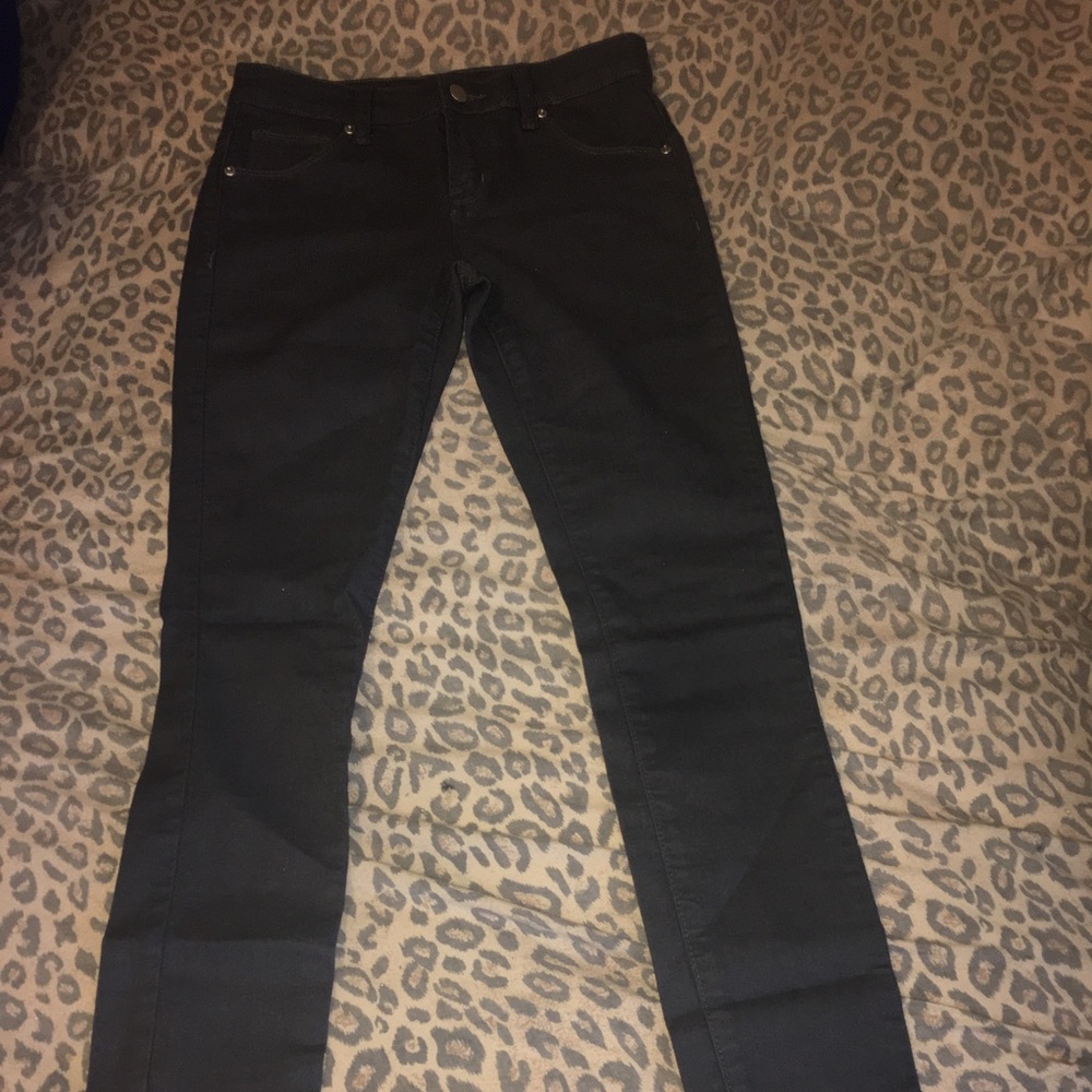 Grey skinny legged pants